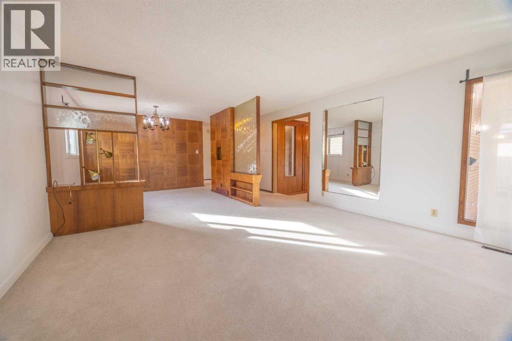 53 Kentish Drive SW, Calgary, Alberta T2V 2L4 - Photo 7 - A2351271