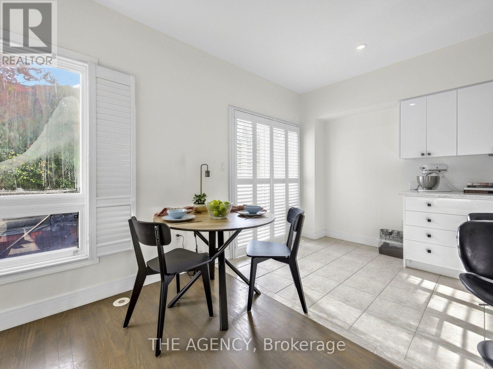 756 Village Green Boulevard, Mississauga, Ontario  L5E 3K8 - Photo 8 - W14121720
