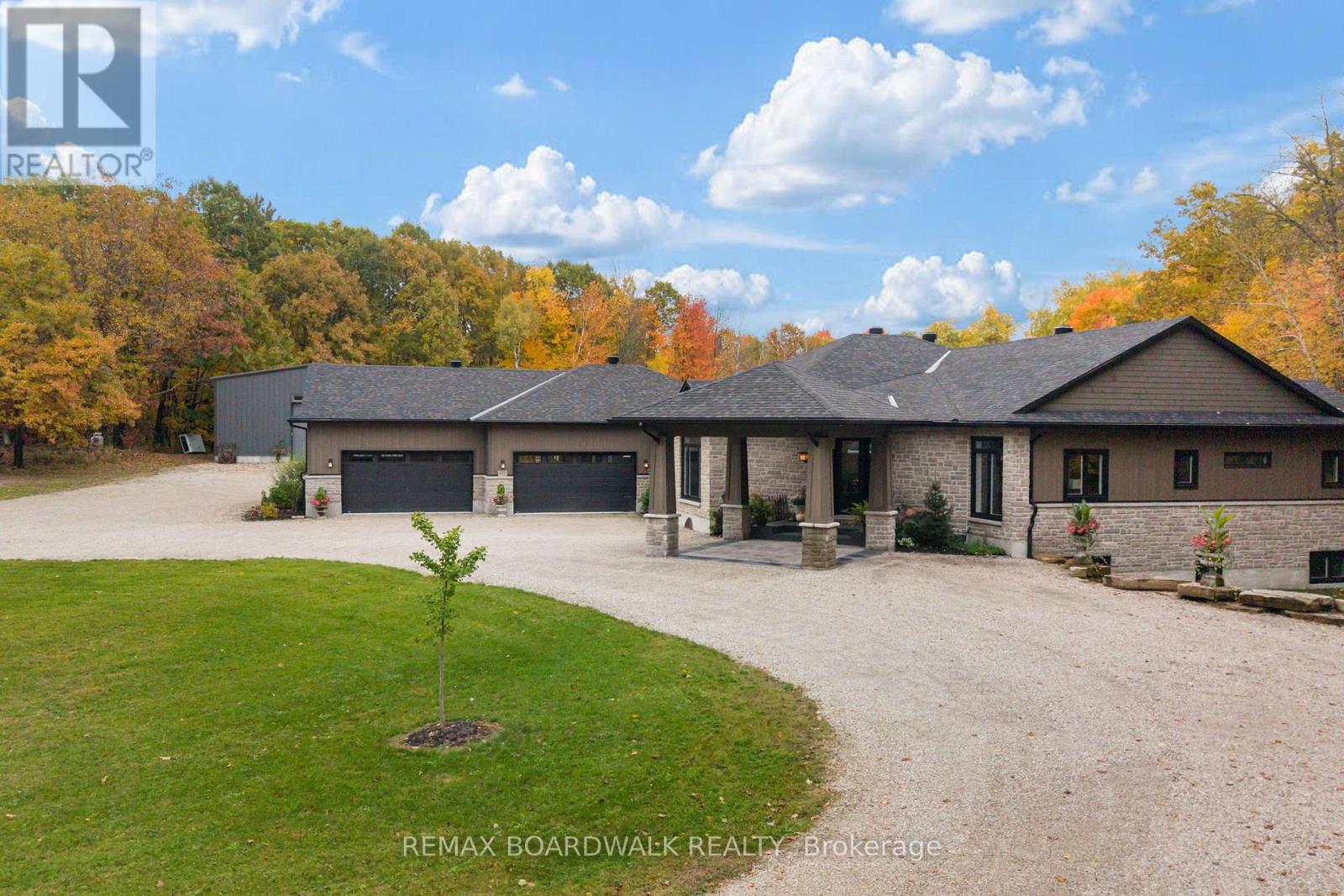 1155 Ebbs Bay Road, Carleton Place, Ontario K7C 0C5 - Photo 2 - X13802236