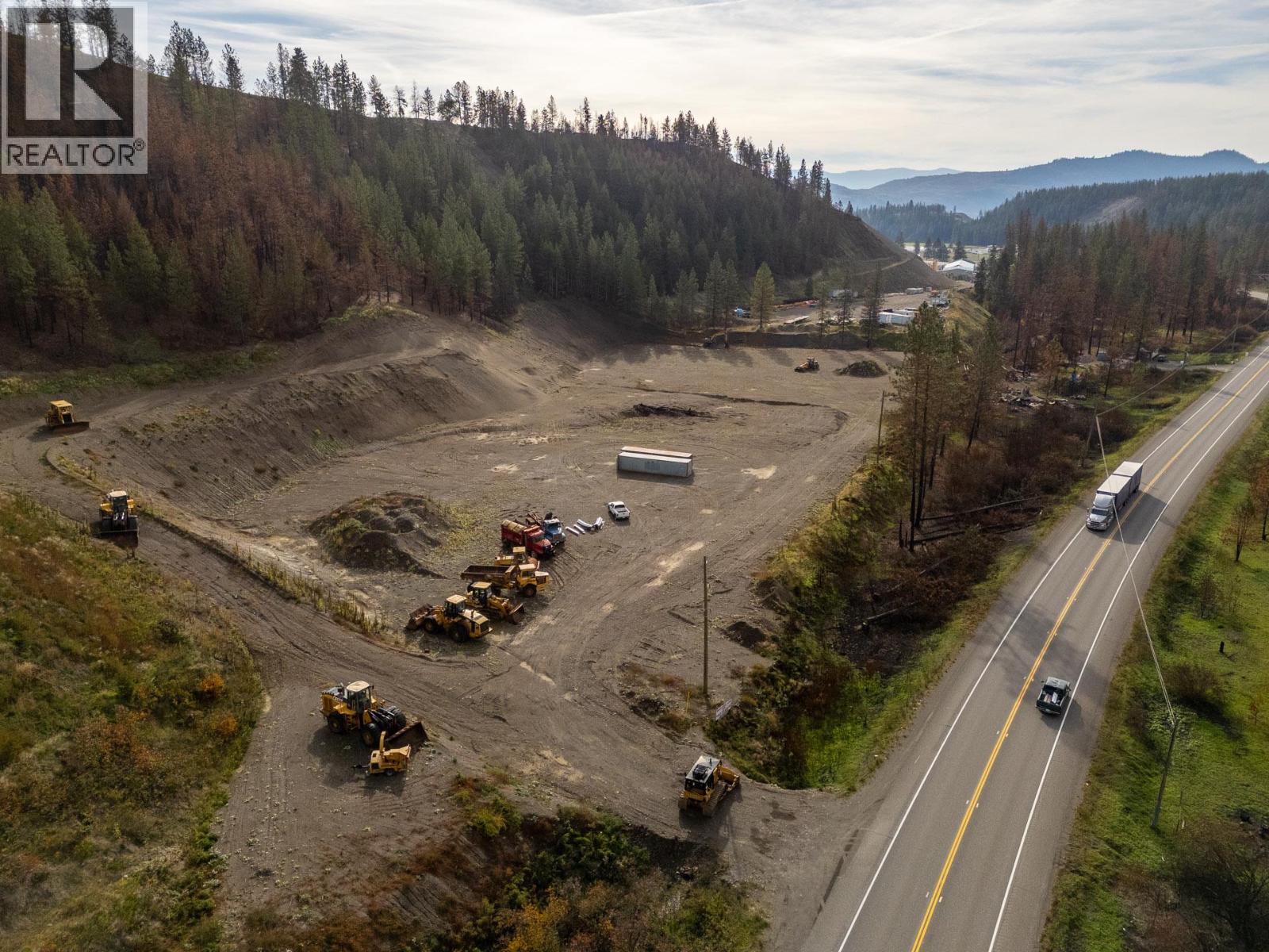 9568 Highway 97, Spallumcheen, British Columbia  V0E 1B5 - Photo 2 - 10404107