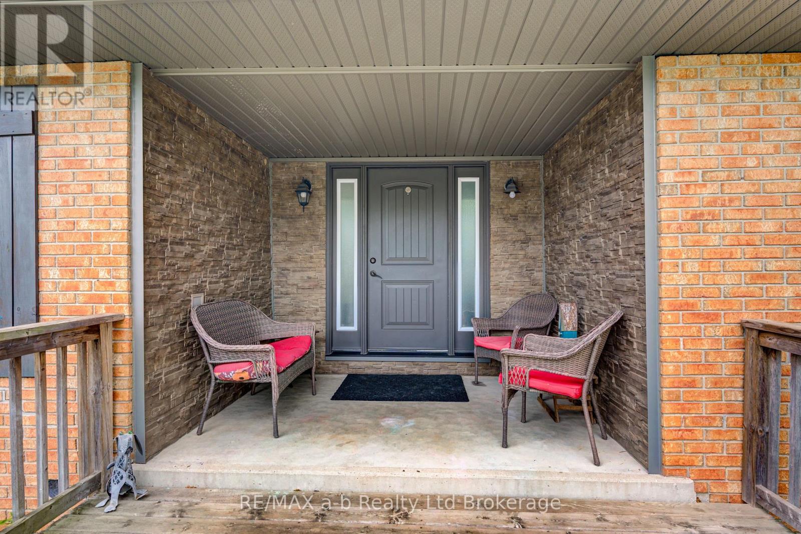 222 Caverly Road S, Aylmer, Ontario  N5H 2P7 - Photo 2 - X13090708