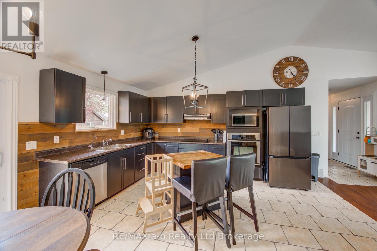222 Caverly Road S, Aylmer, Ontario  N5H 2P7 - Photo 3 - X13090708
