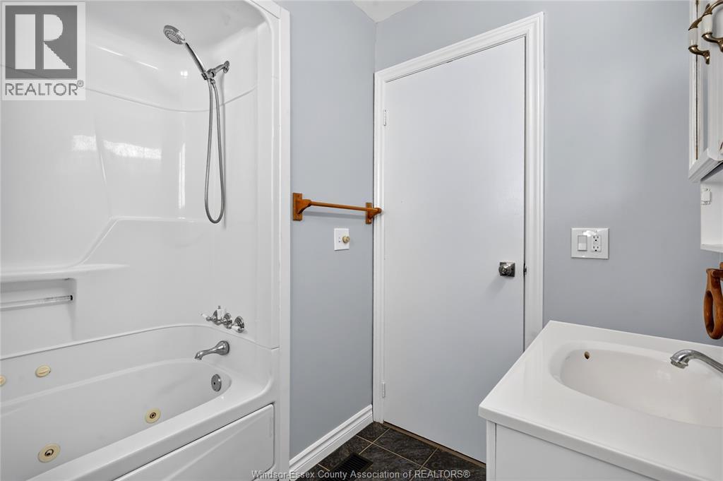 744 Mckay Avenue, Windsor, Ontario  N9B 2A1 - Photo 17 - 26026327