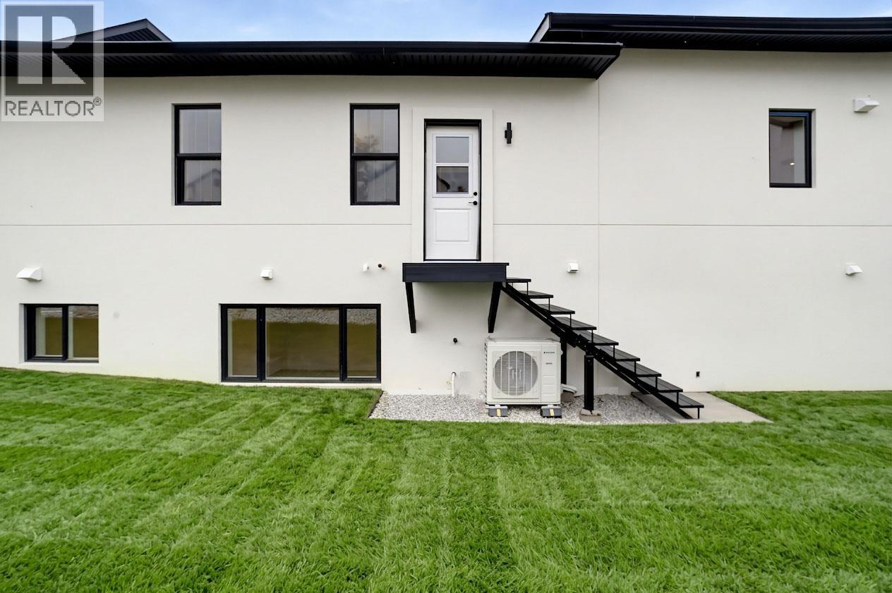 1080 9 Avenue NE Unit# 1, Salmon Arm, British Columbia  V1E 4A8 - Photo 33 - 10403569