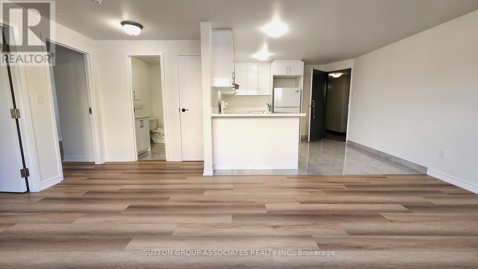 105 - 2356 Islington Avenue, Toronto, Ontario  M9W 3X3 - Photo 3 - W14121876