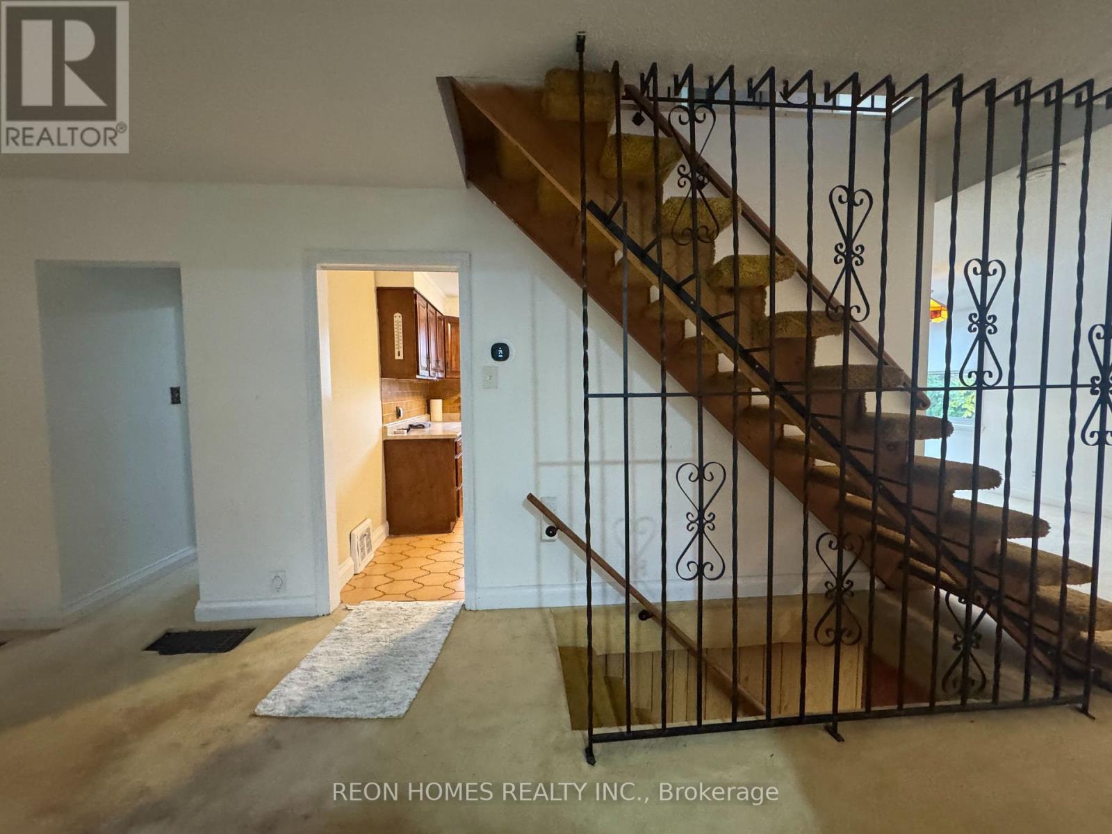 59 Scarboro Avenue, Toronto, Ontario  M1C 1M2 - Photo 5 - E13742688