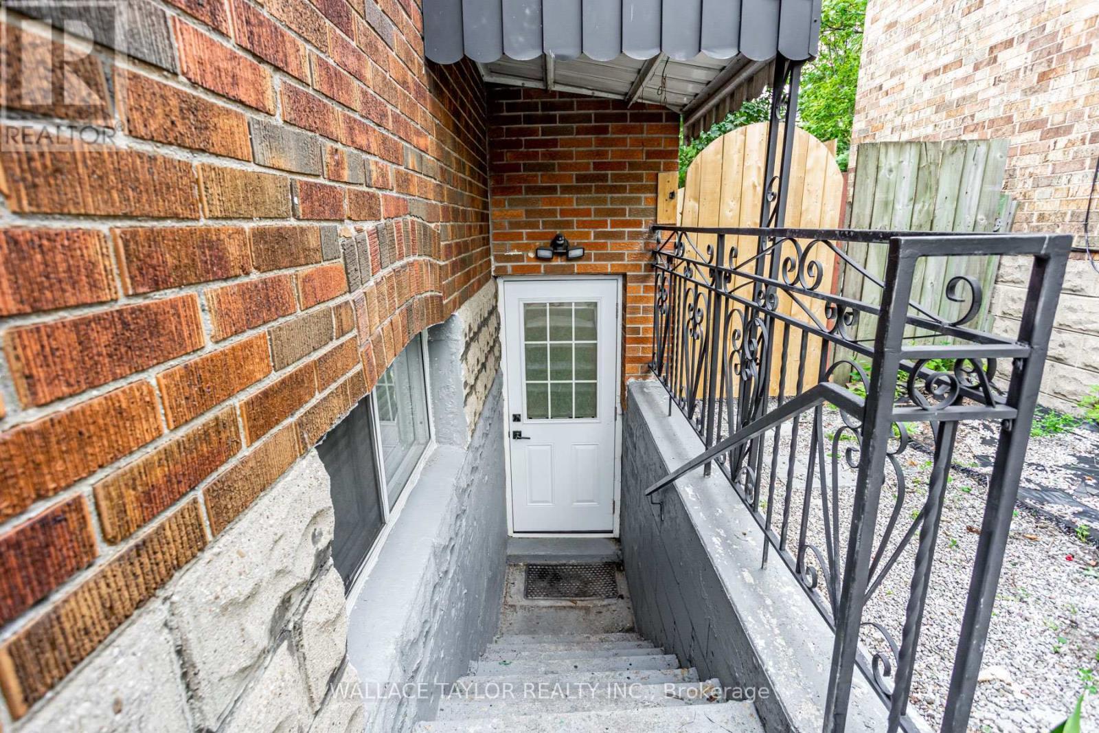 Lower - 10 O'connor Drive, Toronto, Ontario  M4K 2K2 - Photo 4 - E14120320