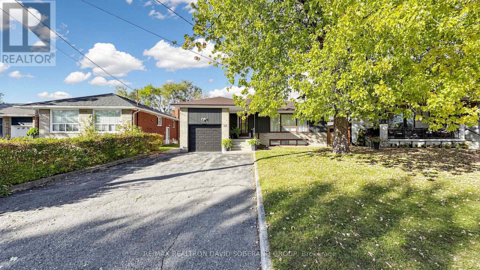 108 Kennard Avenue, Toronto, Ontario  M3H 4M4 - Photo 2 - C14121912