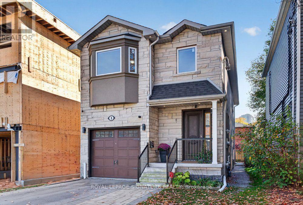 5 Brenton Street, Toronto (Crescent Town), Ontario  M4B 1C7 - Photo 2 - E14121902