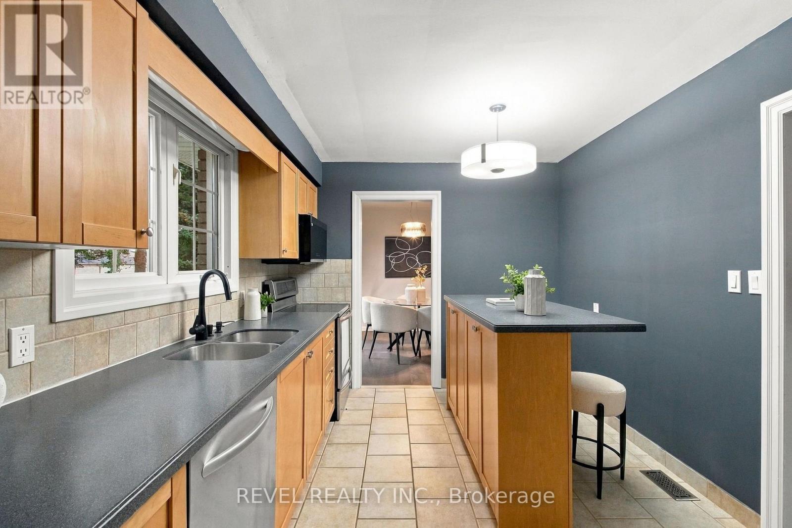 70 Parkway Crescent, Clarington, Ontario  L1C 1C1 - Photo 11 - E14122000