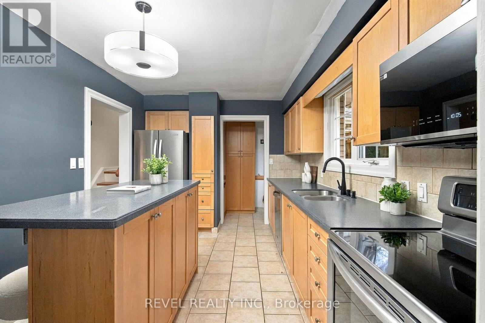 70 Parkway Crescent, Clarington, Ontario  L1C 1C1 - Photo 13 - E14122000