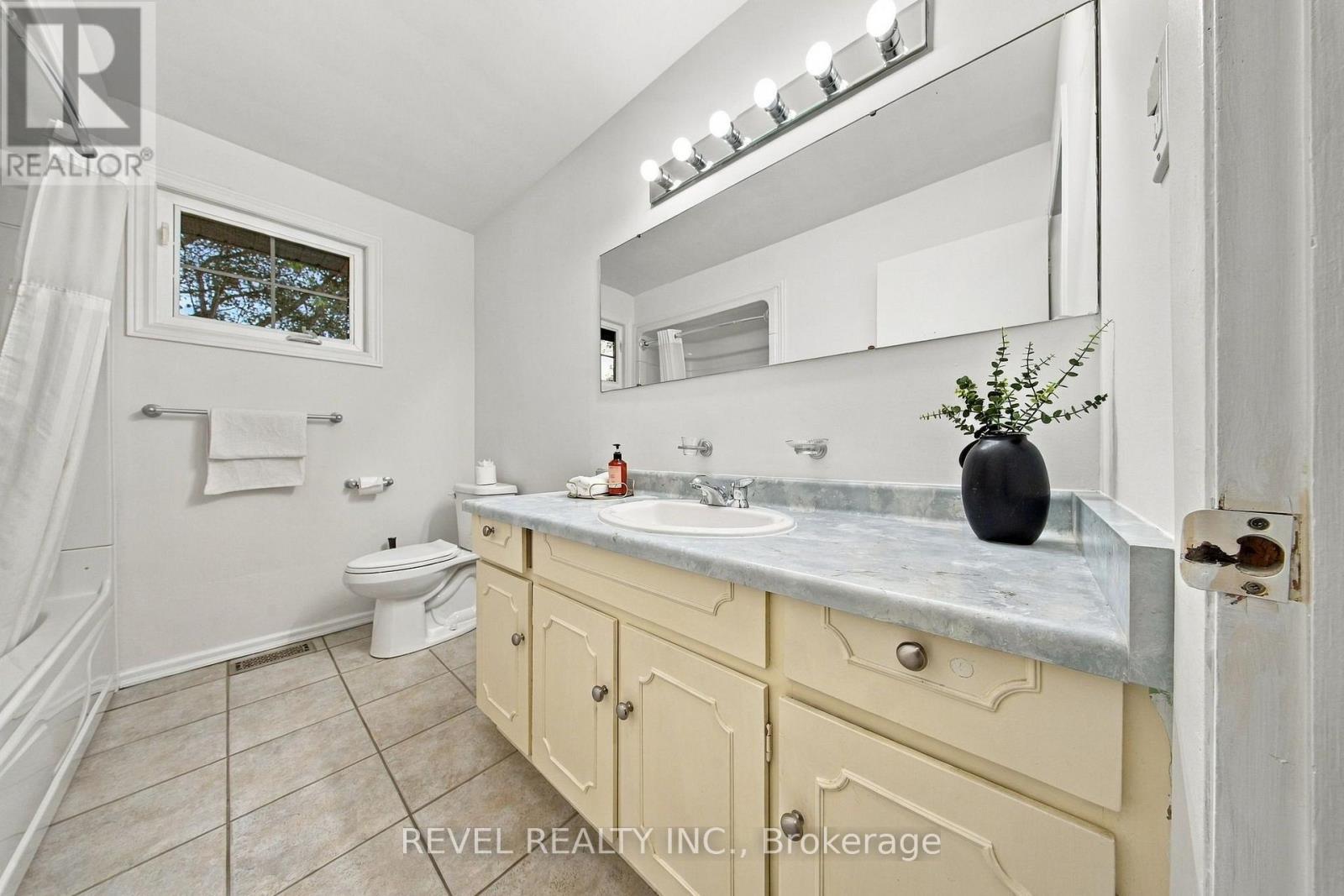 70 Parkway Crescent, Clarington, Ontario  L1C 1C1 - Photo 22 - E14122000