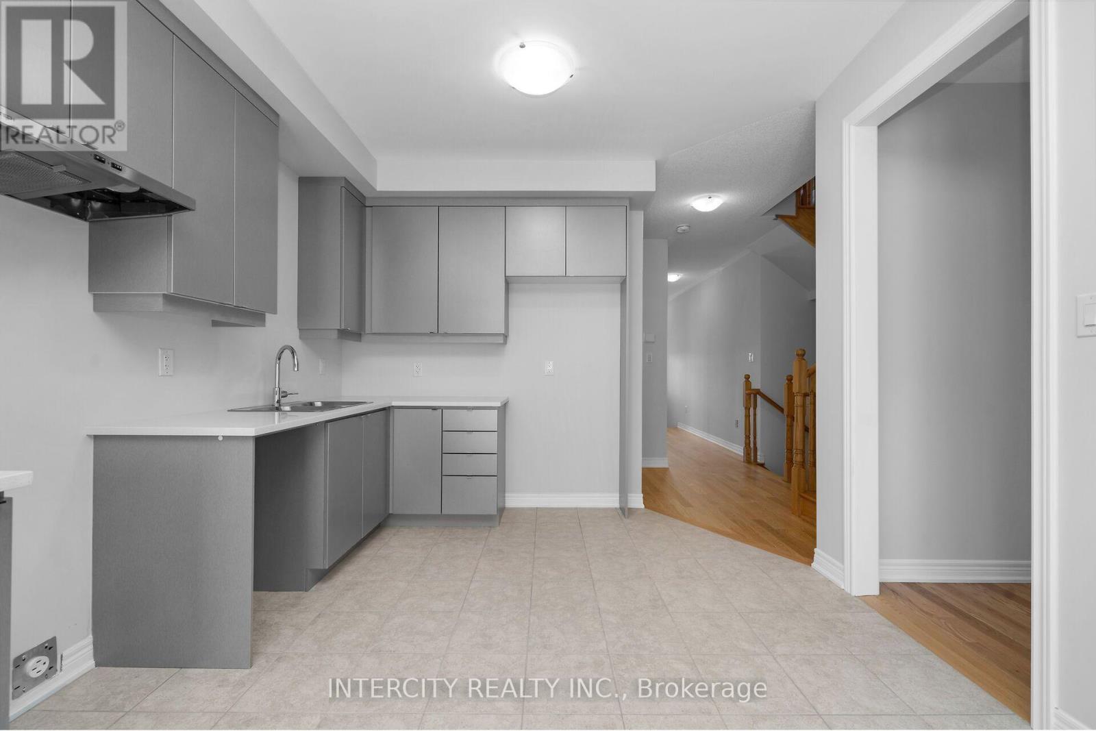 Blk7-Th35 - 27 Sunbird Way, Halton Hills, Ontario  X0X 0X0 - Photo 8 - W14121708