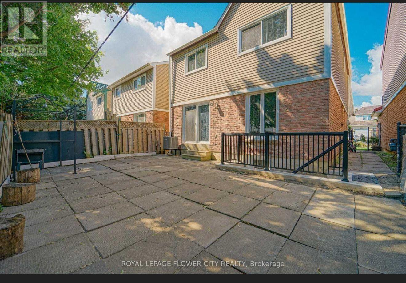 28 Junewood Crescent, Brampton, Ontario  L6S 3T6 - Photo 2 - W14121882