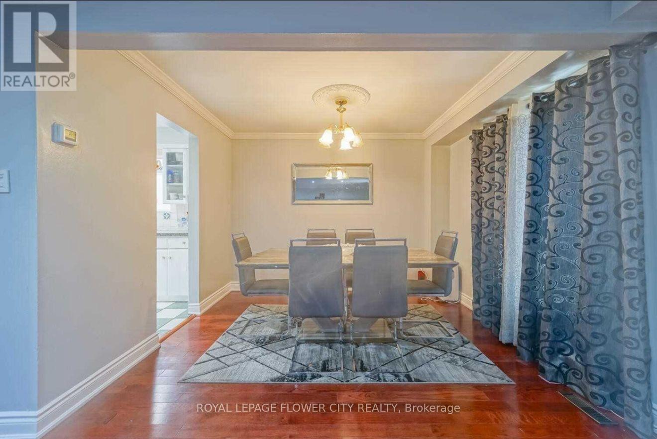 28 Junewood Crescent, Brampton, Ontario  L6S 3T6 - Photo 4 - W14121882