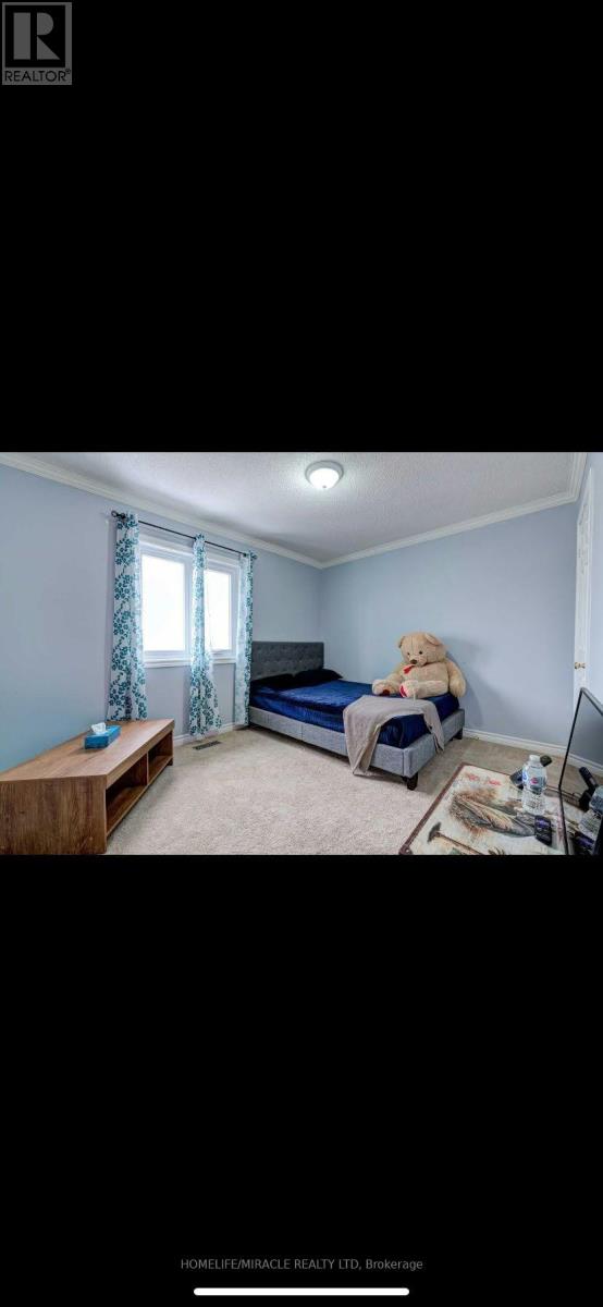 70 Blue Spruce Street, Brampton, Ontario  L6R 1C3 - Photo 7 - W14112904