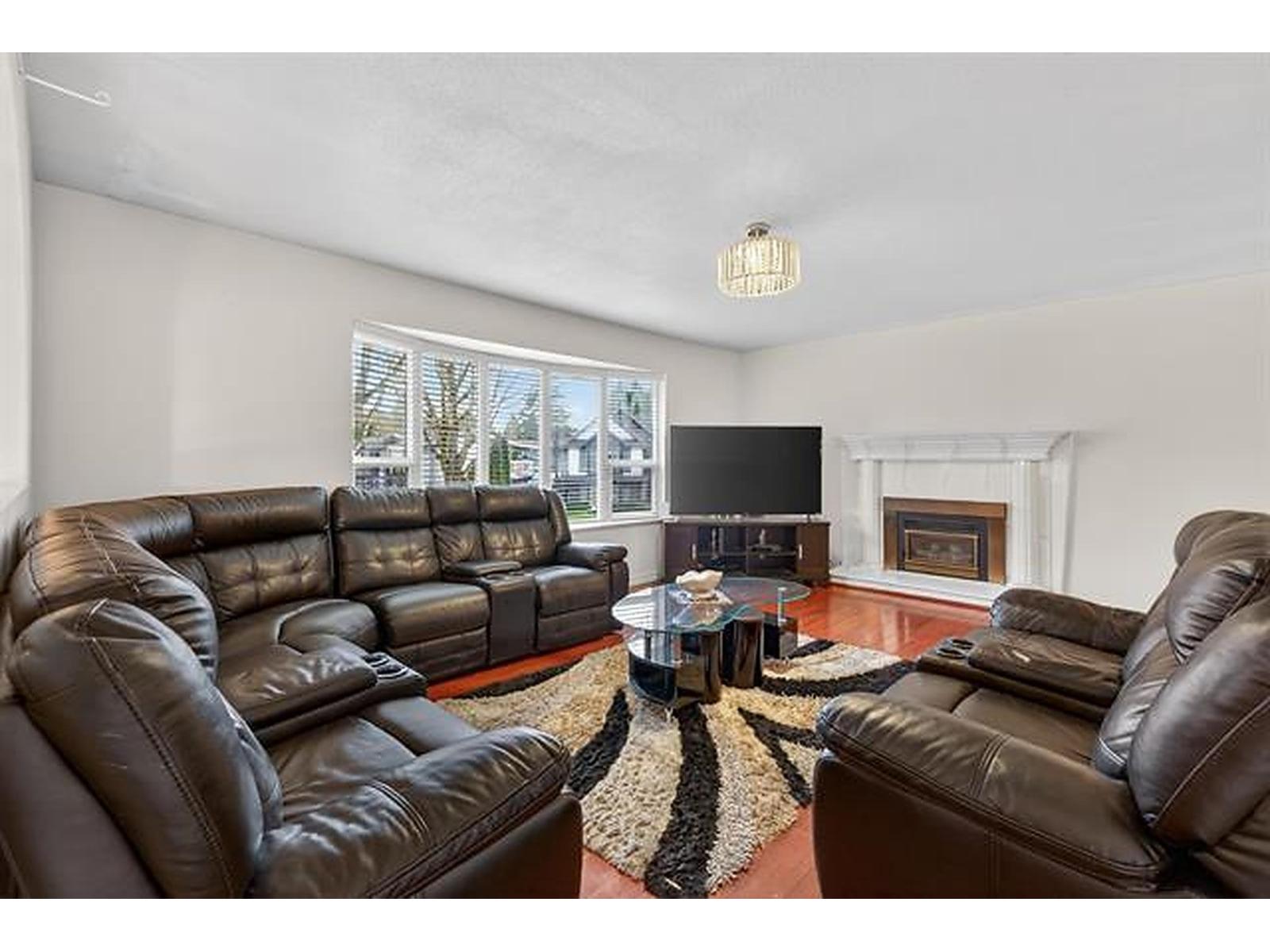 8927 146a Street, Surrey, British Columbia  V3R 6Z9 - Photo 3 - R3178353
