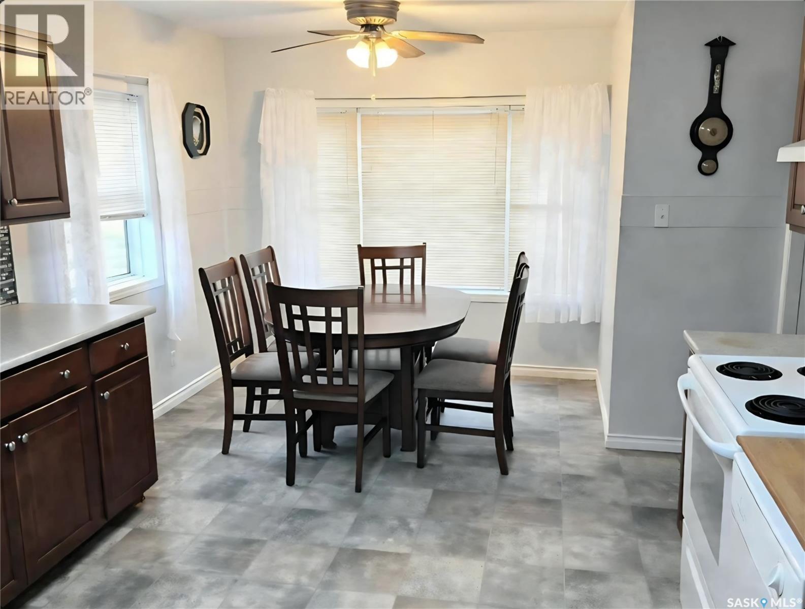 805 4th Street E, Prince Albert, Saskatchewan  S6V 0K6 - Photo 2 - SK051385