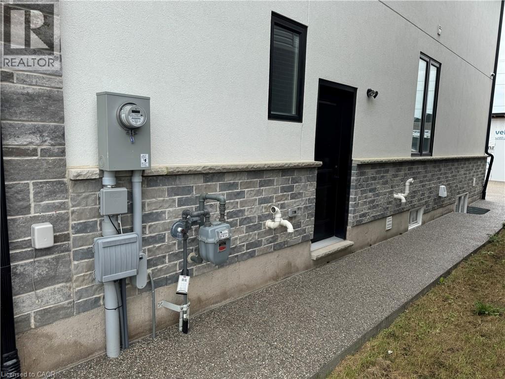 7872 Seabiscuit Drive Unit# Lower, Niagara Falls, Ontario  L2H 3T9 - Photo 3 - 40854391