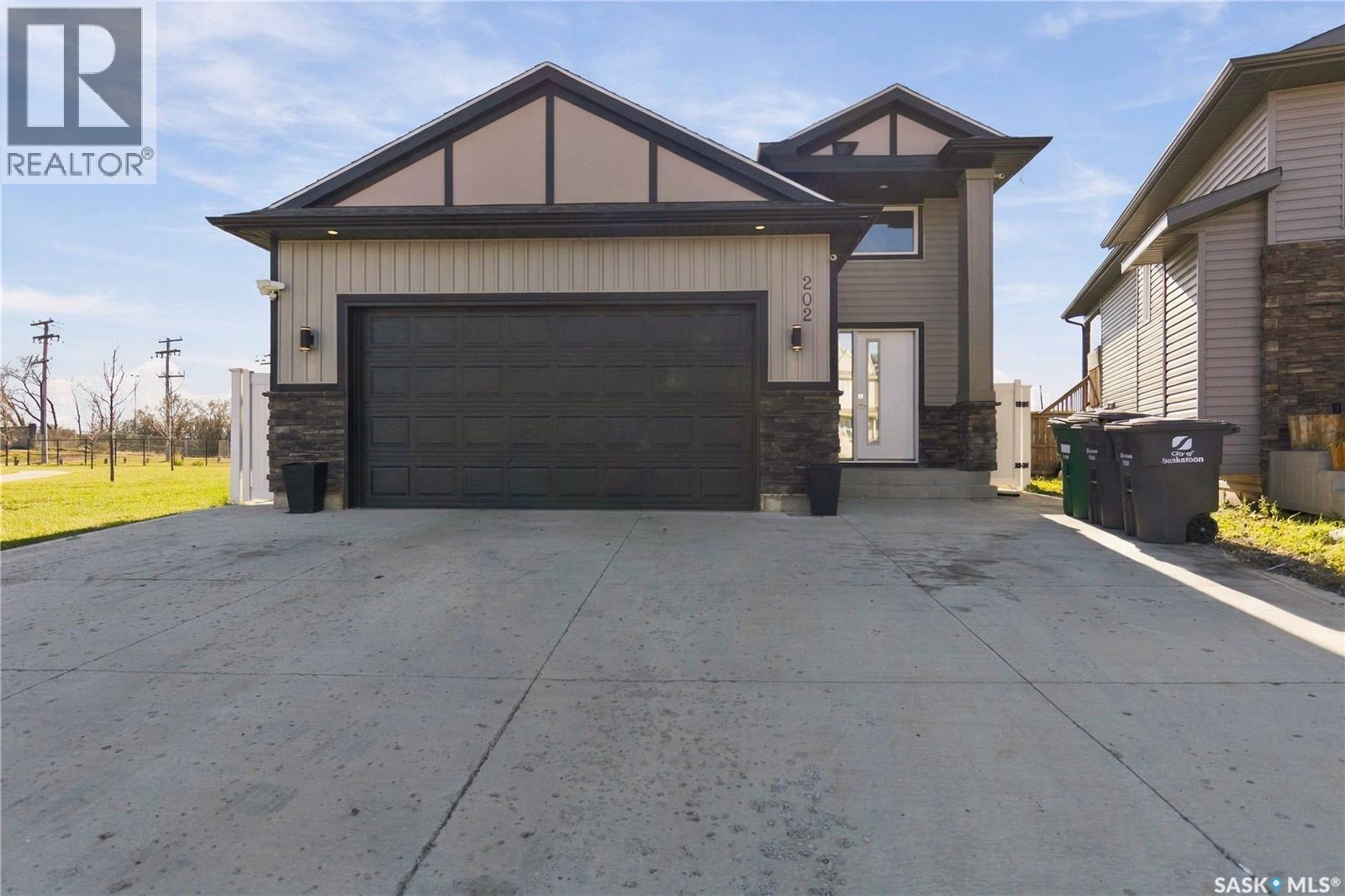 202 Palliser Court, Saskatoon, Saskatchewan  S7L 4P9 - Photo 2 - SK052031
