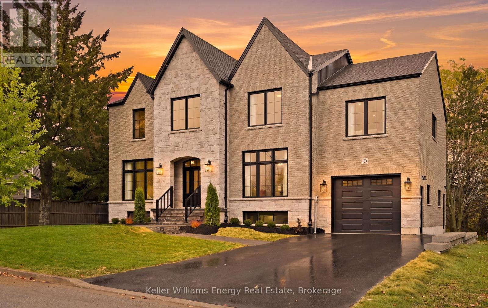 10 HEBER DOWN CRESCENT, Whitby, Ontario