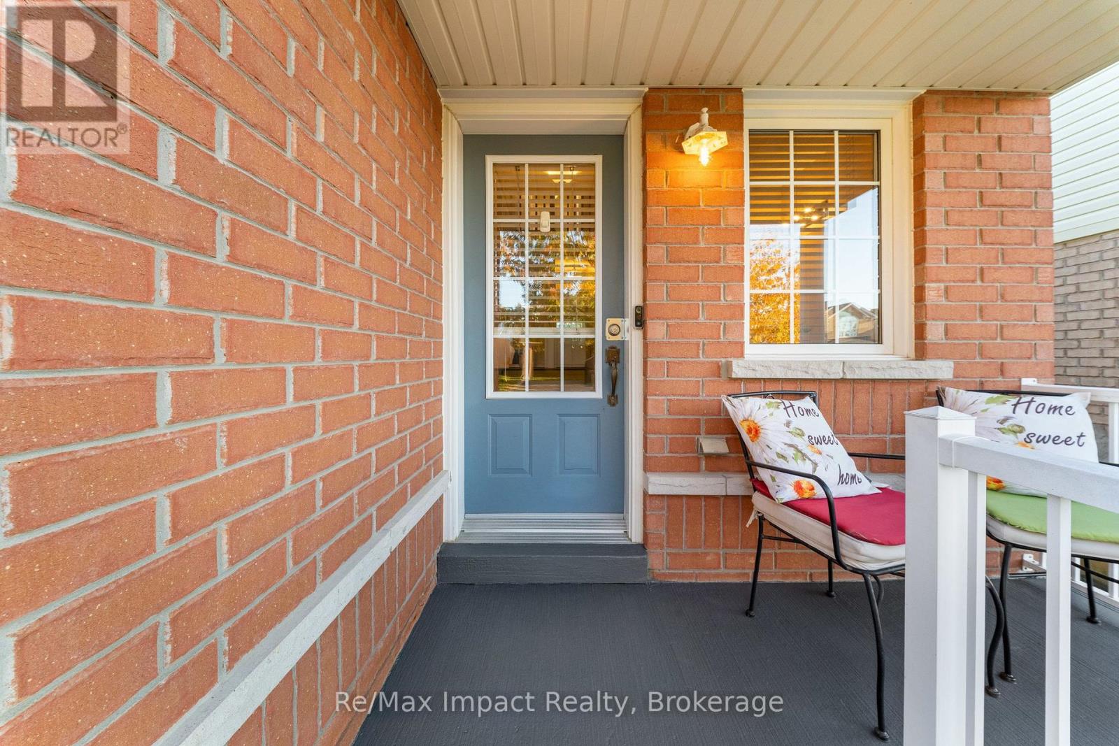 527 Falconridge Drive, Oshawa, Ontario  L1K 0C1 - Photo 2 - E14122114