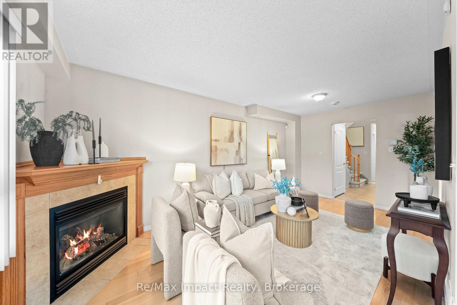527 Falconridge Drive, Oshawa, Ontario  L1K 0C1 - Photo 5 - E14122114