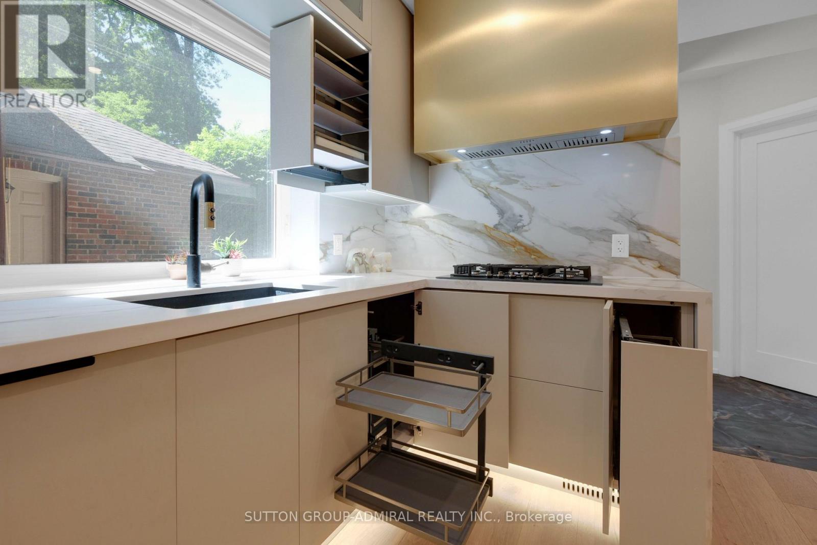 50 Beaufort Road, Toronto, Ontario  M4E 1M7 - Photo 15 - E14122028