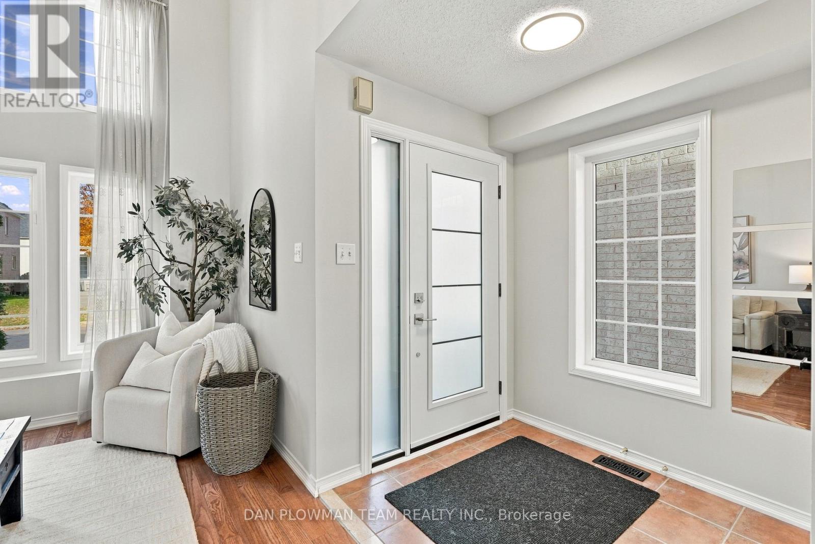 62 Moynahan Crescent, Ajax, Ontario  L1Z 1P1 - Photo 2 - E14122176