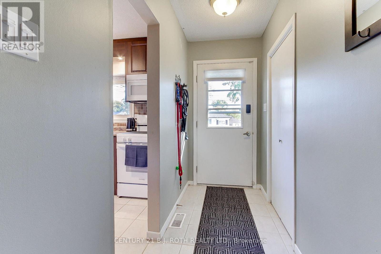 32 Franklin Beach Road, Georgina, Ontario  L0E 1L0 - Photo 5 - N14122158