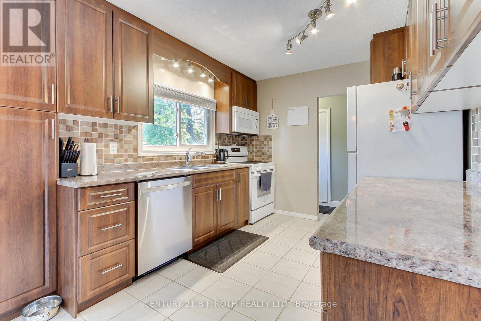 32 Franklin Beach Road, Georgina, Ontario  L0E 1L0 - Photo 8 - N14122158