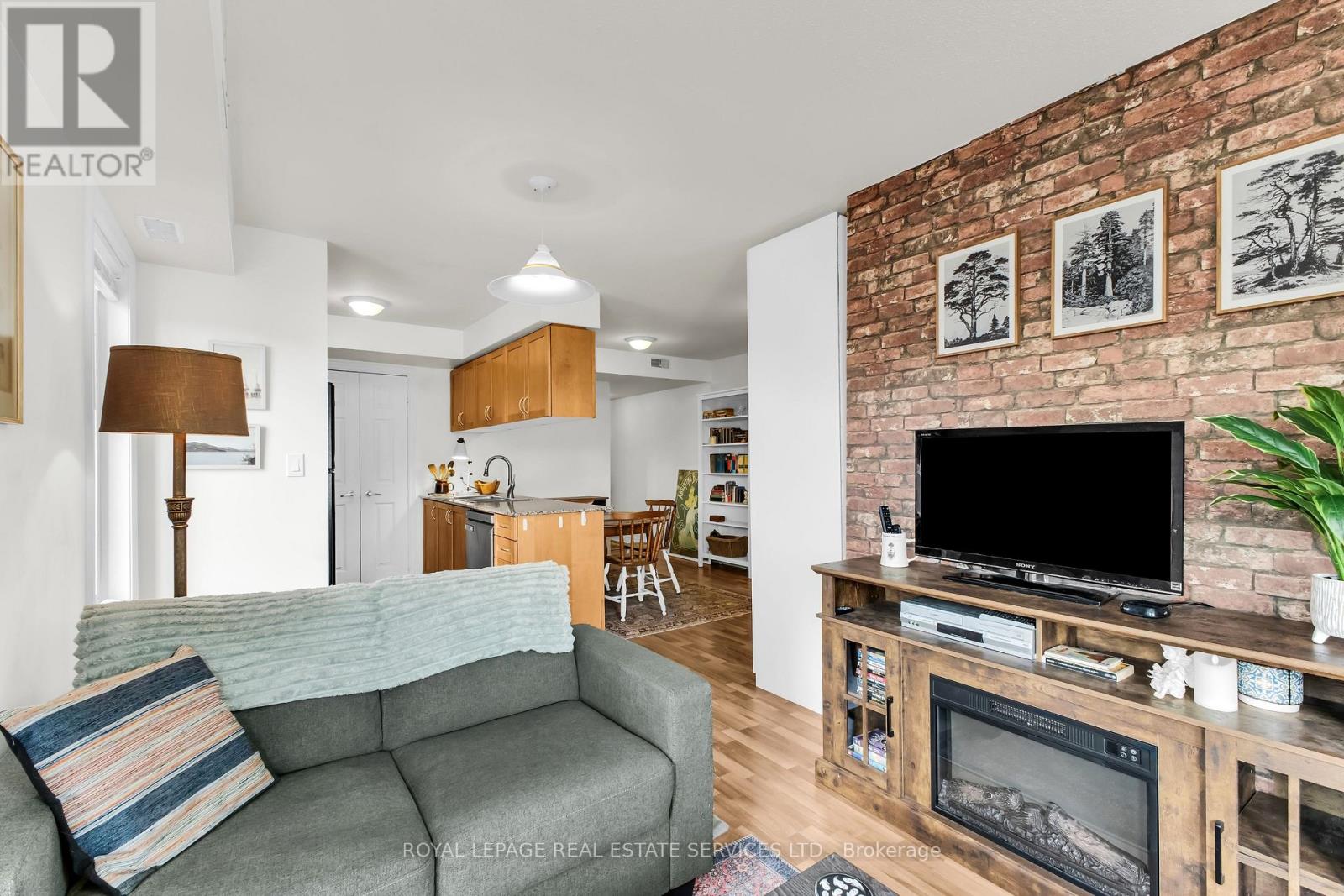Th 201 - 2 Brian Peck Crescent, Toronto, Ontario  M4G 4K4 - Photo 17 - C14113964