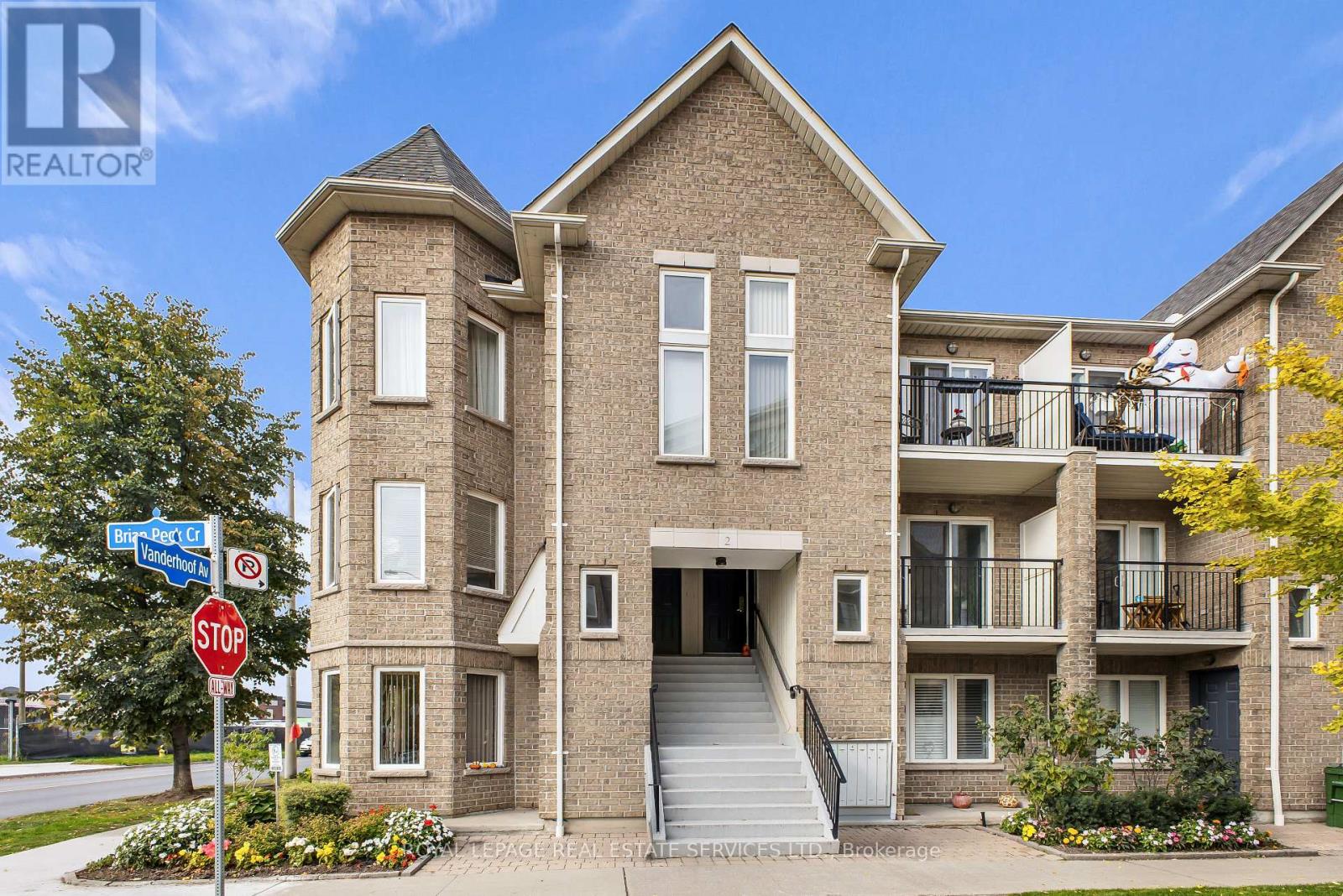 Th 201 - 2 Brian Peck Crescent, Toronto, Ontario  M4G 4K4 - Photo 3 - C14113964