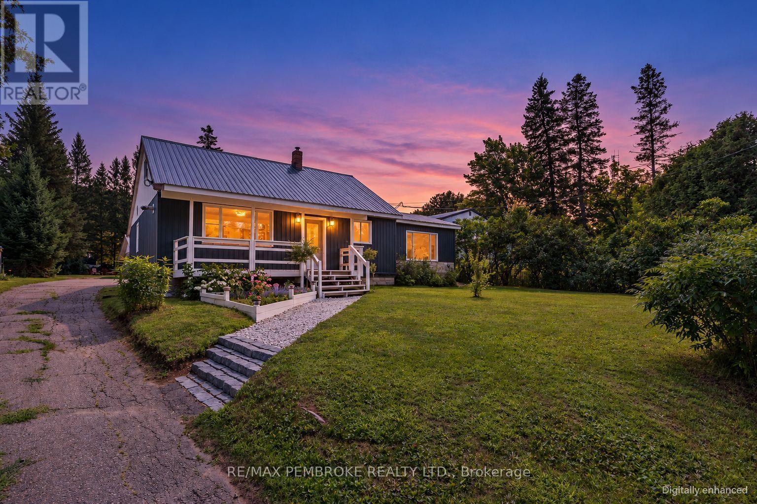 32560 Highway 17 Highway, Laurentian Hills, Ontario K0J 1P0 - Photo 2 - X13783470