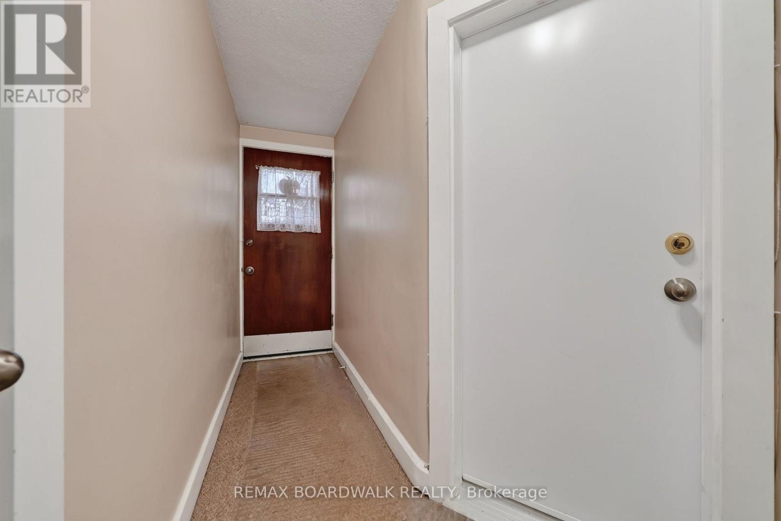 A - 11 Kippewa Drive, Ottawa, Ontario  K1S 3G3 - Photo 4 - X13822558