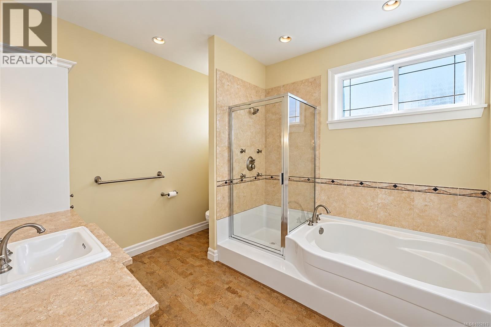 6086 Sterling Dr