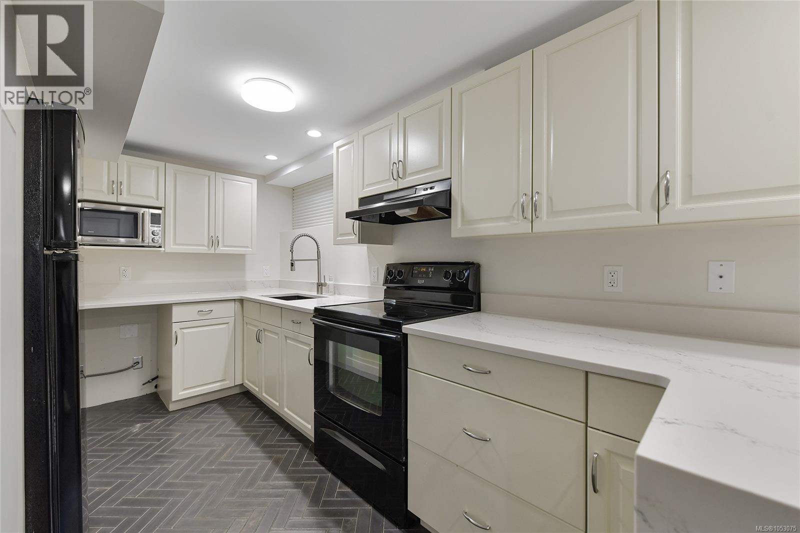 3877 Cedar Hill Cross Rd