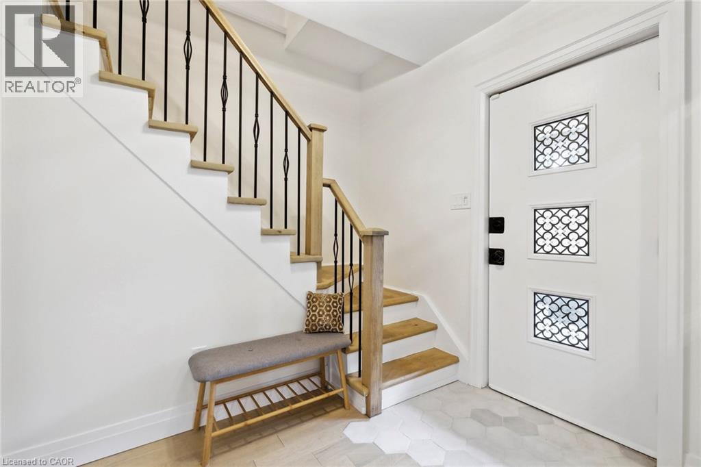 16 Lochearne Street, Hamilton, Ontario  L8R 1V8 - Photo 6 - 40873993