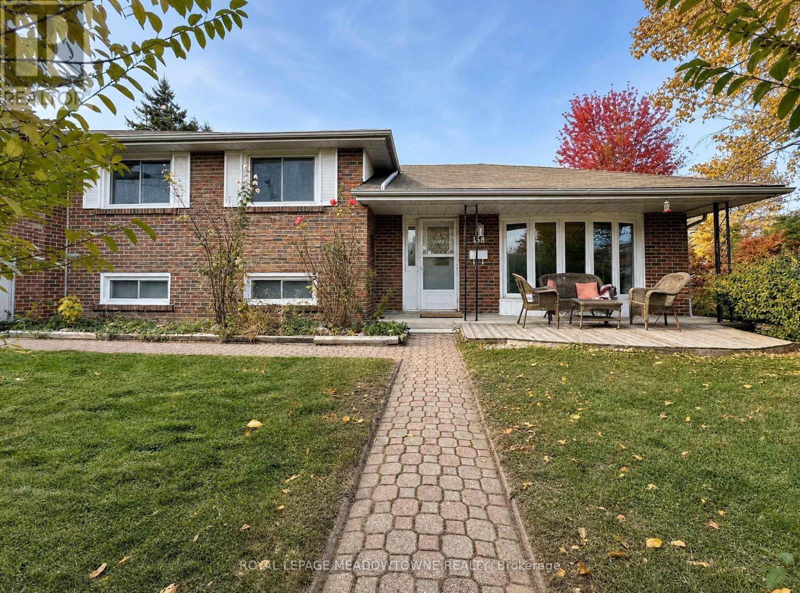 UPPER - 158 CORONATION DRIVE, Toronto, Ontario