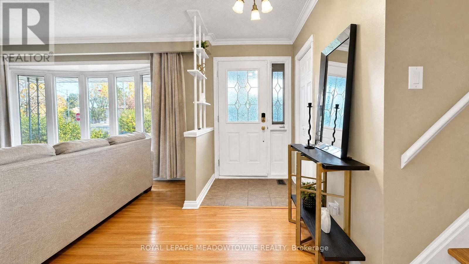 Upper - 158 Coronation Drive, Toronto, Ontario  M1E 2H5 - Photo 3 - E14122246