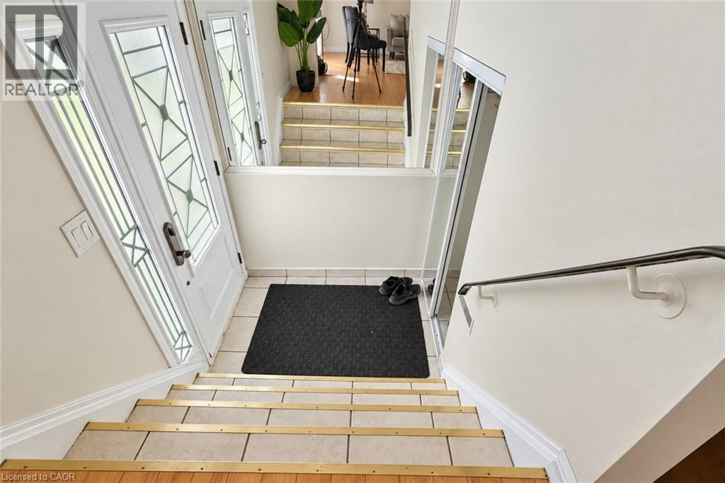 44 Bruce Beer Drive, Brampton, Ontario  L6V 2W7 - Photo 4 - 40874515