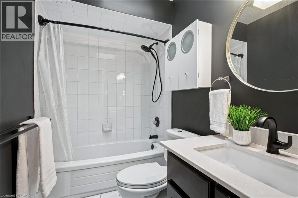 80 Fairwood Place W, Burlington, Ontario  L7T 4B6 - Photo 24 - 40874152