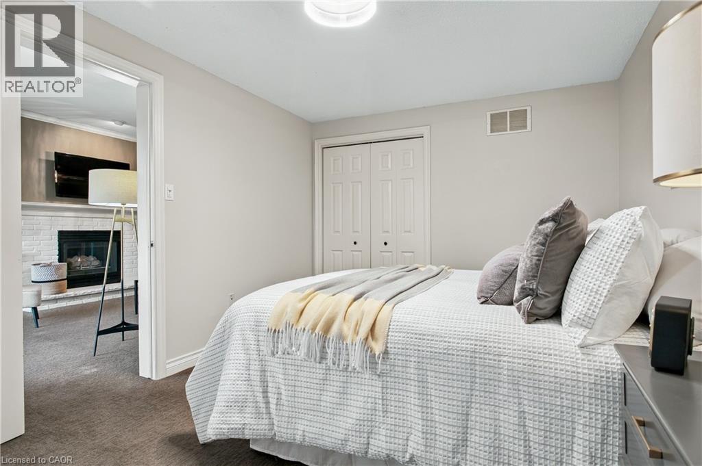 80 Fairwood Place W, Burlington, Ontario  L7T 4B6 - Photo 39 - 40874152