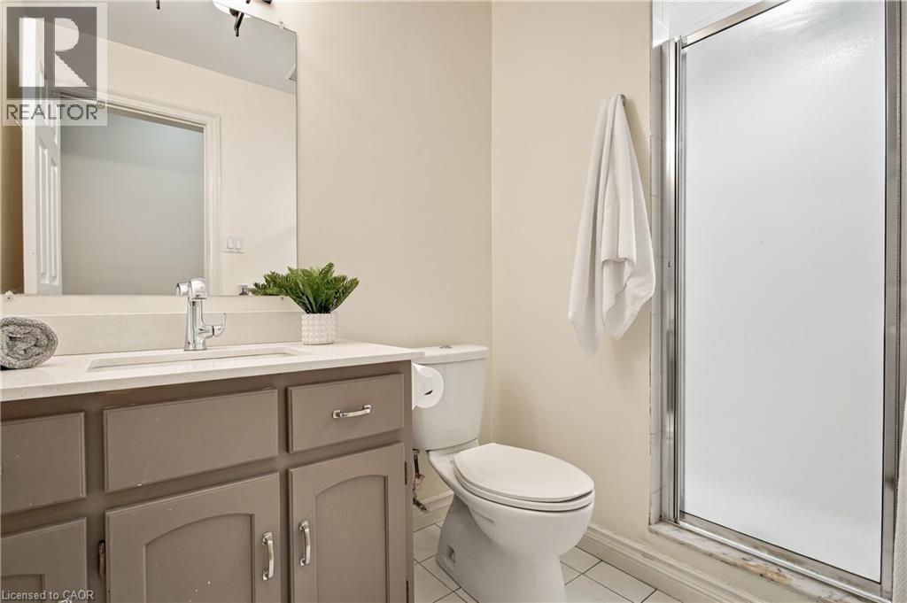 80 Fairwood Place W, Burlington, Ontario  L7T 4B6 - Photo 40 - 40874152