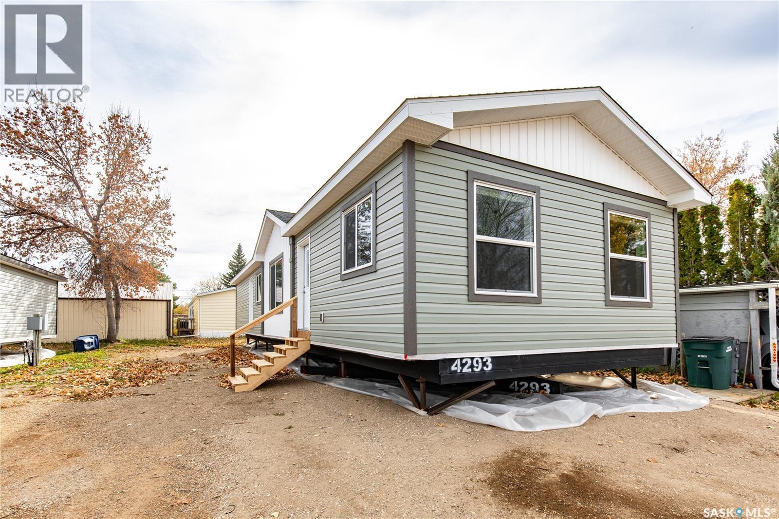 E18 1455 9th Avenue Ne, Moose Jaw, Saskatchewan S6J 1C6 - Photo 2 - SK052017