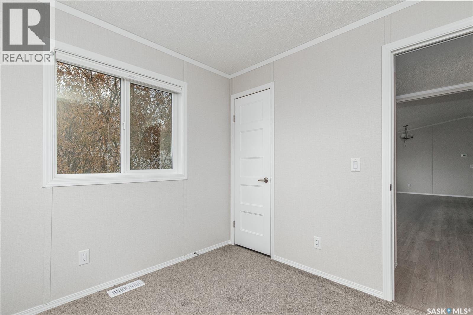 F9 1455 9th Avenue Ne, Moose Jaw, Saskatchewan S6J 1C6 - Photo 8 - SK052006