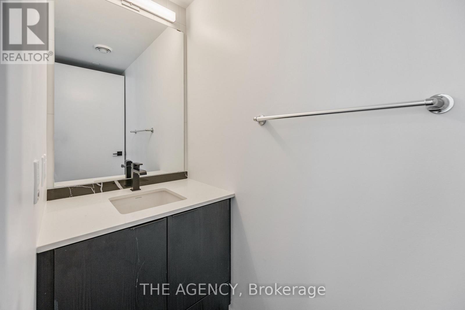 Ph05 - 327 King Street W, Toronto, Ontario  M5V 1J5 - Photo 13 - C14122496