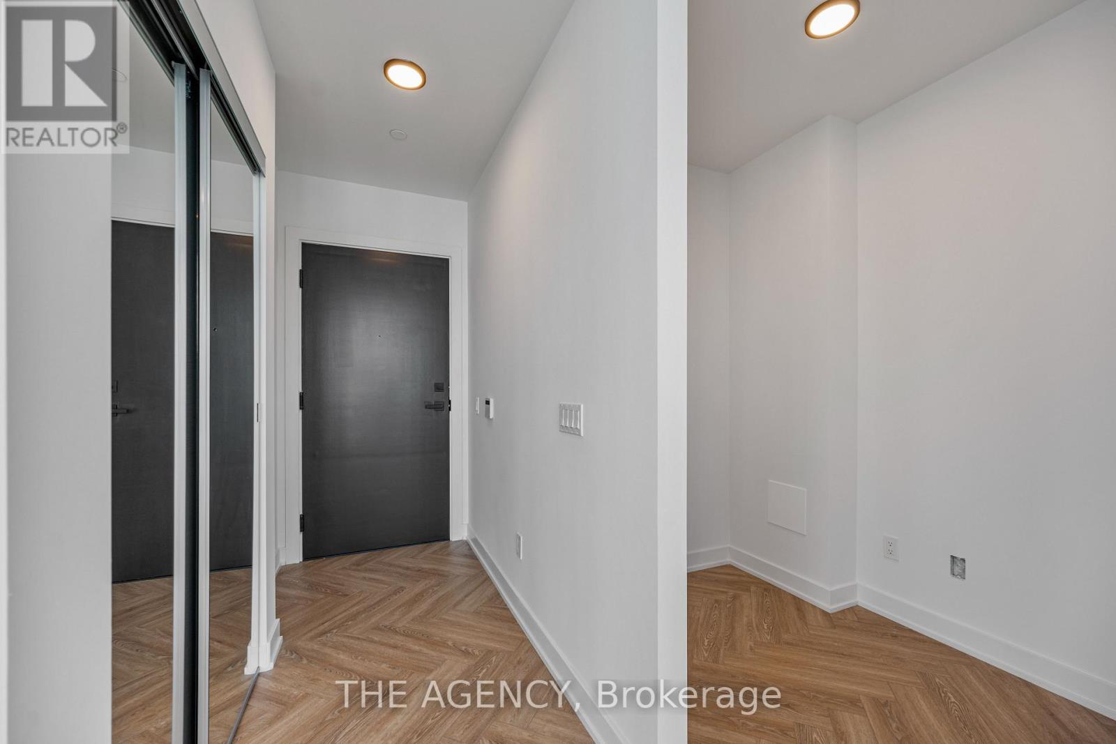 Ph05 - 327 King Street W, Toronto, Ontario  M5V 1J5 - Photo 2 - C14122496
