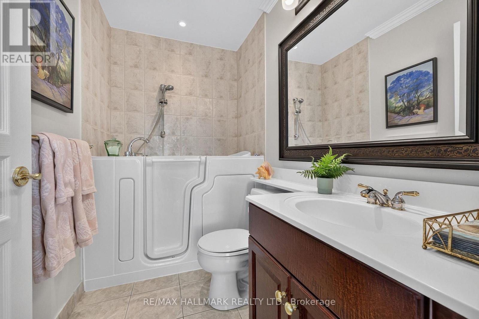 410 - 9 Boardwalk Drive, Toronto, Ontario  M4L 6T1 - Photo 17 - E14122436