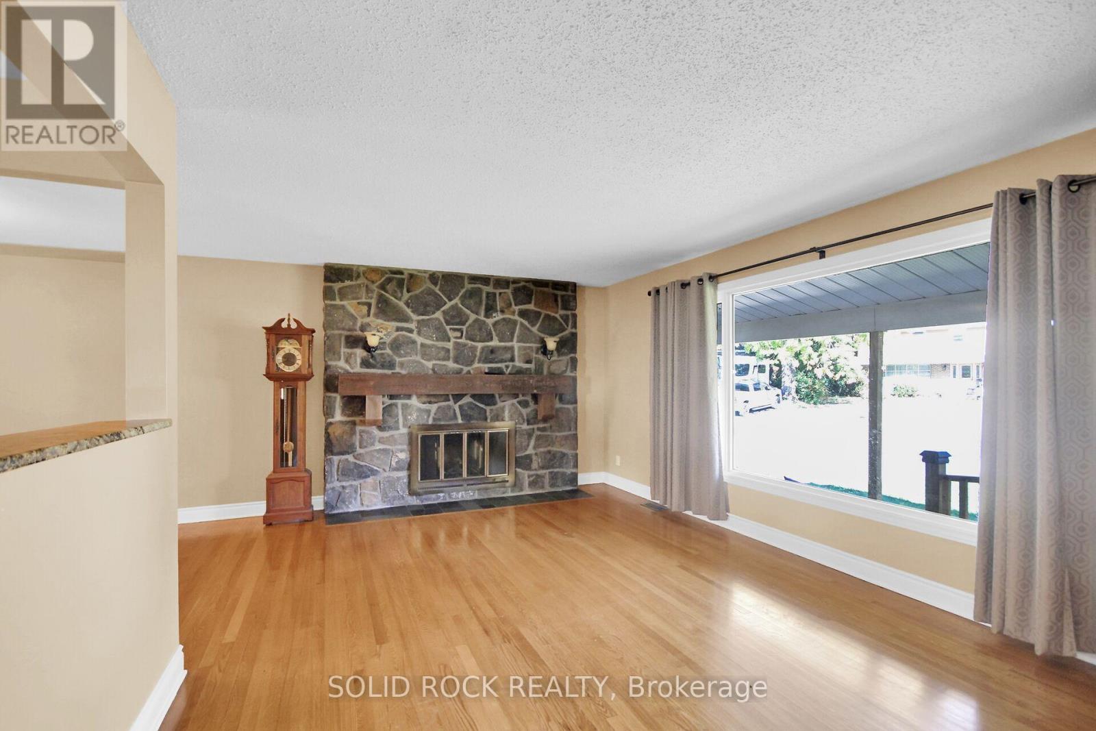 125 Beaver Ridge, Ottawa, Ontario  K2E 6E5 - Photo 7 - X14122366